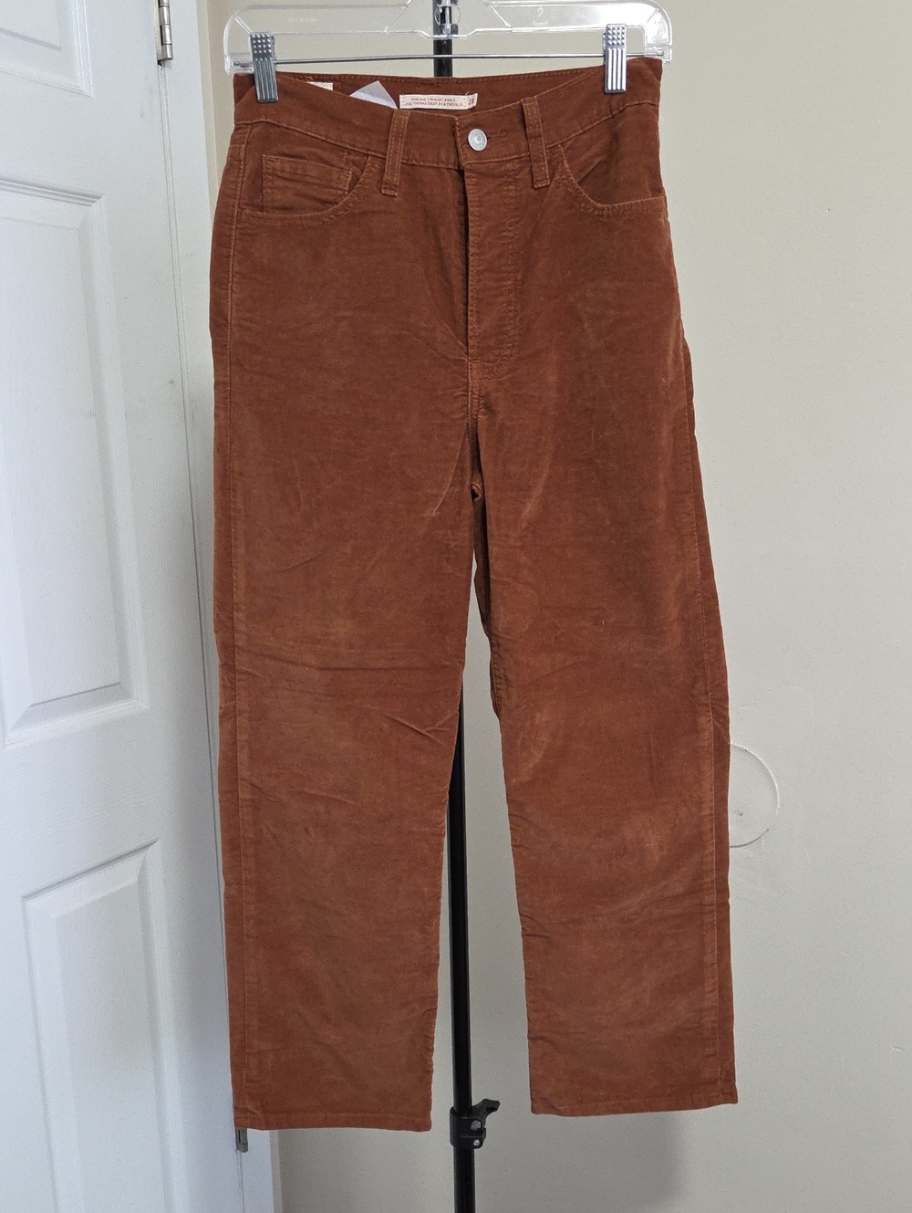 Levi's Ribcage Straight Ankle Corduroy Jeans in Rust